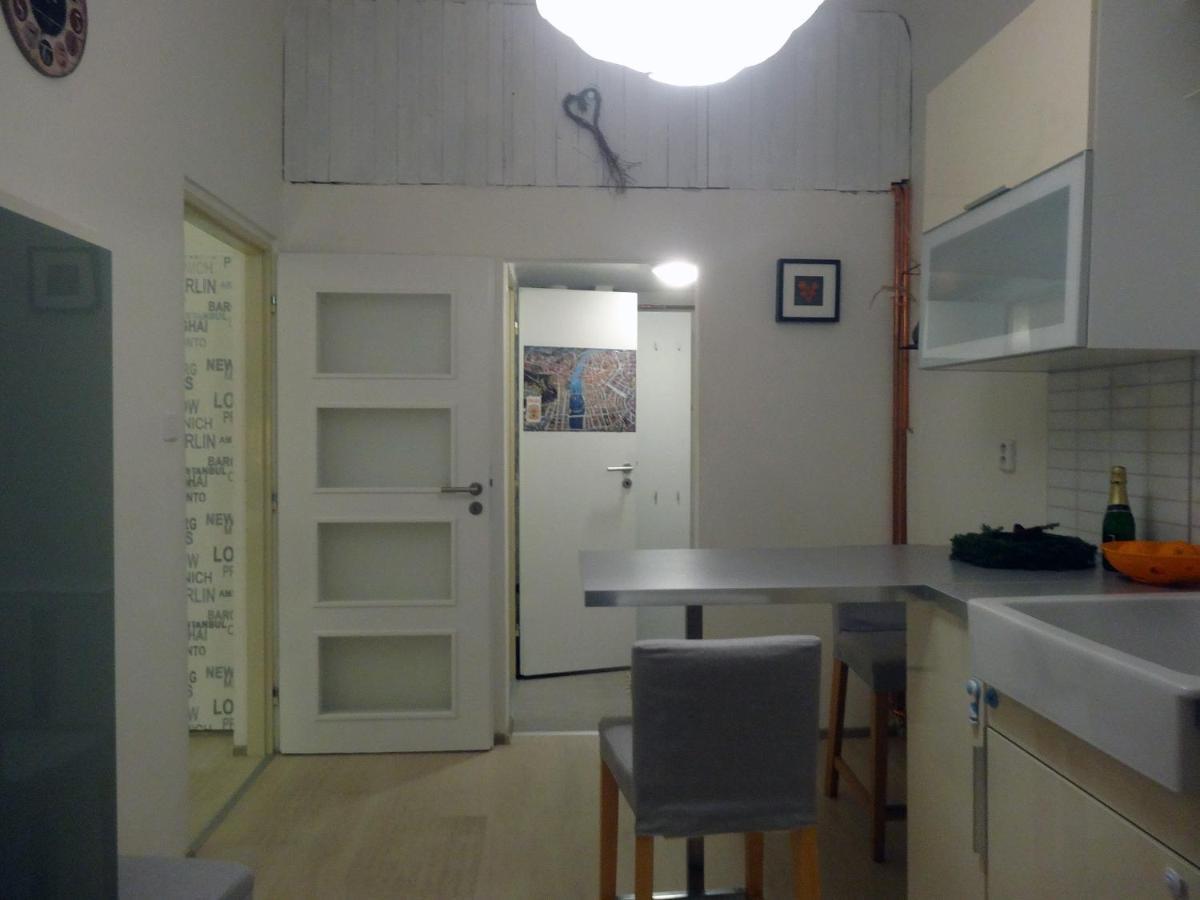 Fine Flat Andel Appartamento Praga